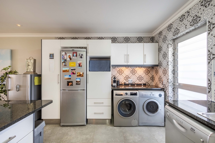 3 Bedroom Property for Sale in Upper Main Street Western Cape